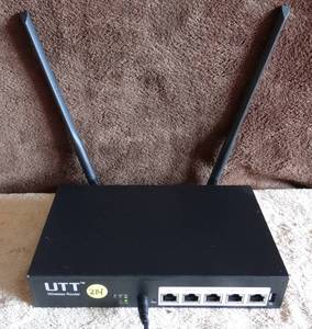 lot 214 image: UTT AC1220GW Business Dual Band Wireless AC Gigabit VPN Router, Dual WAN ports, Load BalanceFailover, Support 10 x IPSecPPTP VPN, 1200Mbps, 7dBi Antennas