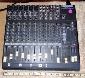 lot 227 image: Mackie 1402-VLZ Pro 14-Channel MicLine Mixer - POWERS ON