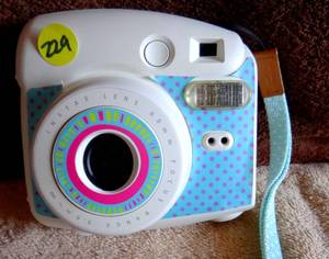lot 229 image: FujiFilm Instax Mini 8 Instant Camera