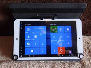 lot 232 image: HEXA SPRING 8 - HOSPITALITY TABLET - WINDOWS 10