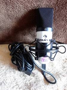 lot 233 image: AUNA MIC-900WH USB Condenser Microphone - MODEL 10028869