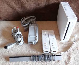 lot 263 image: Wii GAME SYSTEM WITH ACCESSORIES AS SHOWN