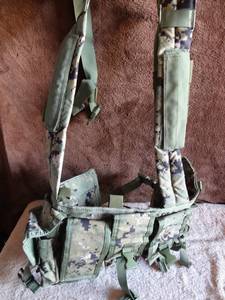 lot 267 image: US MILITARY VESTBELT