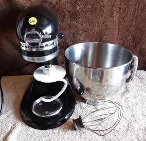lot 298 image: KitchenAid Artisan 5 Quart Tilt-Head Stand Mixer w Attachments as Shown - BLACK - TESTEDWORKS