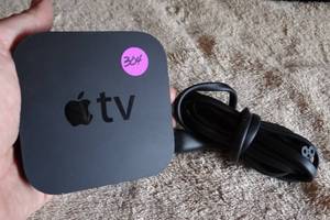 lot 304 image: APPLE STREAMING TV BOX - MODEL A1469 - NO REMOTE