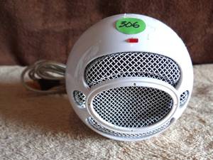 lot 306 image: Blue Snowball iCE Plug n Play USB Microphone for Recording, Streaming, Podcasting, Gaming on PC and Mac