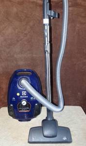 lot 350 image: Electrolux Canister Vacuum Cleaner Silent Performer EL4012 - TESTEDWORKS