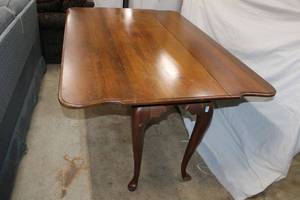 lot 176 image: Dual Drop Leaf Table