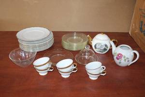 lot 183 image: Tea and Brunch dishes included Thomas Kincaid Decorative Teapot