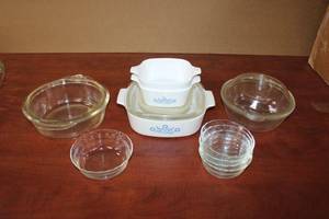 lot 150 image: Corning Blue Corn Flower Covered Casserole with (2) 2-12C Covered Single serving, and Pyrex Clear Bowls