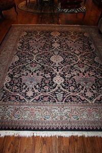 lot 9 image: 8 x 10 Wool Pile Area Rug Still with Tag Marked FEIZY Made in India
