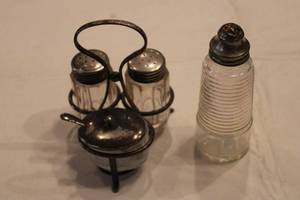lot 28 image: Vintage Salt & Pepper with Sugar Dish Server PLUS extra Shaker