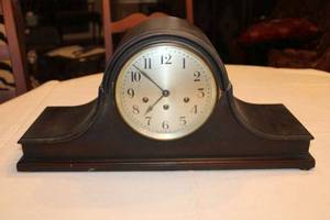 lot 38 image: Antique Mantle Clock with Keys Made by Seth Thomas, Family Piece from late 1800s to Early 1900s