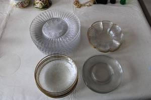lot 52 image: Brunch and Tea Plate Sets