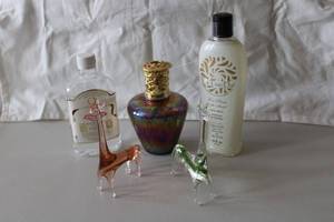 lot 45 image: Rose and Ocean Shore Oil Fragrance and Lamp, PLUS 2 Handblown Glass Giraffes