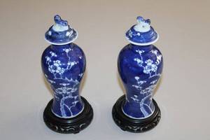 lot 44 image: Pair of Antique Blue and White Cherry Blossom Pattern China Porcelain Urns