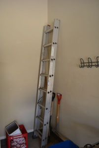 lot 126 image: 13 Aluminum Ladder