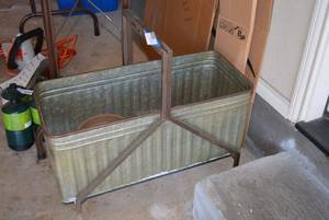 lot 114 image: Aluminum Planter Box with Stand