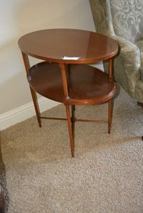lot 112 image: Vintage 2-Tier Oval Side Table