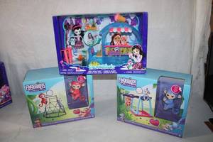 lot 213 image: Toys still in Packaging Enchantimals Wheel Frozen Treats and 2 Fingerlings