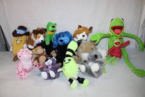 lot 217 image: Stuffed Animals including Kermit the Frog and Twinkie the Kid