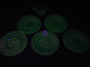 lot 38 image: URANIUM GLASS, BLOCK OPTIC PATTERN BY HOCKING, DEPRESSION ERA