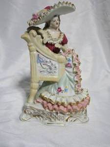 lot 65 image: VICTORIAN PORCELAIN LADY IN DRESS