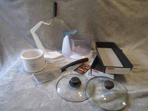 lot 28 image: SMALL CROCKPOT, BANANA HOLDER, MIXER STAND &amp BOWL, 2 DRAWER ORGANIZERS, NEW W TAG KICKSTAND SPATULA, 2 LIDS FOR POTS