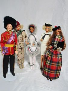 lot 238 image: VINTAGE 1960s BARBIES, PREVIEW RECOMMENDED
