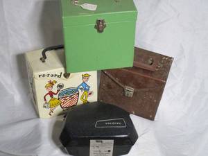 lot 221 image: 45 RPM RECORDS, RECORD CLEANER