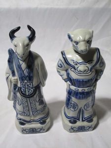 lot 138 image: CHINESE ZODIAC BLUE &amp WHITE STATUES, BUFFALO &amp HARD TO FIND TIGER