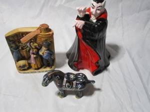lot 279 image: VINTAGE FF DRACULA COOKIE JAR, VINTAGE BOORDS CAT &amp BARREL TAVERN DECANTER W TAX STAMP ATTACHED, VINTAGE PAINTED CLOISONNE HORSE