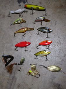 lot 62 image: LOT OF VINTAGE FISHING LURES, GREAT CONDITION, PREVIEW RECOMMENDED