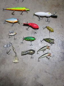 lot 79 image: LOT OF VINTAGE FISHING LURES, GREAT CONDITION, PREVIEW RECOMMENDED