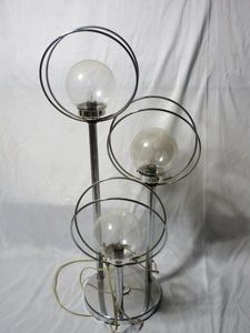 lot 253 image: VINTAGE LIGHT