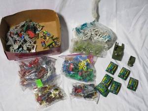 lot 263 image: VINTAGE ARMY MEN, COWBOYS &amp INDIANS, TANKS