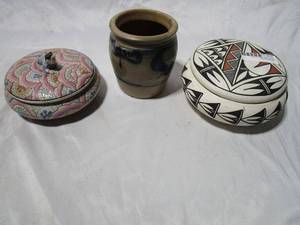 lot 284 image: CERAMIC VASE MADE IN GERMANY, PAINTED CERAMIC DISH W LID &amp EB CB ON BOTTOM, ASIAN PORCELAIN TRINKET DISH W LID