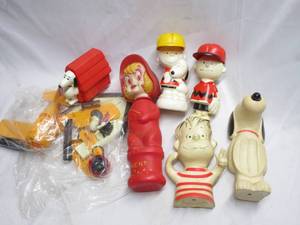 lot 304 image: VINTAGE 1950s, 60s &amp 70s AVON SNOOPY AND FRIENDS SOAP CONTAINERS &amp SOAP DISH