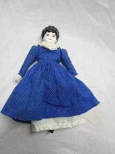 lot 332 image: VINTAGE PORCLAIN DOLL