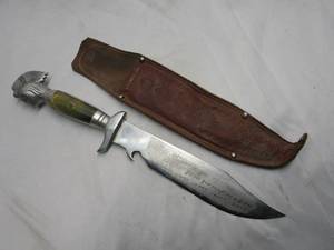 lot 330 image: BOWIE KNIFE WITH SPANISH WRITING
