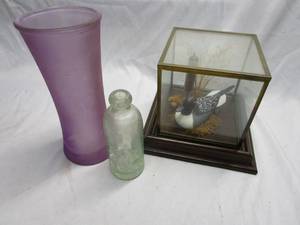 lot 333 image: WILDERNESS CREATIONS INC. WOODEN DUCK SCENE IN DISPLAY CASE, VINTAGE PETER E. ROSE BOTTLER WOODSTOCK ILL THICK GLASS BOTTLE, PURPLE FROST GLASS VASE.