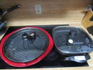 lot 11 image: MAXI-MATIC INDOOR ELECTRIC GRILL, ELECTRIC SKILLET