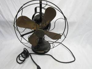 lot 37 image:  WORKING ANTIQUE EARLY 1920s GE LOOP HANDLE FAN