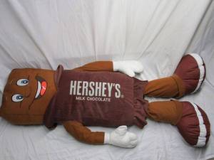 lot 46 image: 4.5 FT PLUSH HERSHEY BAR