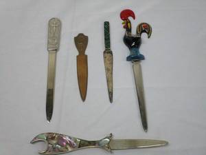 lot 377 image: LOT OF UNIQUE AND VINTAGE&nbsp LETTER OPENERS.&nbsp&nbsp