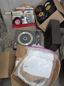 lot 418 image: DUAL RECORD PLAYER, GENEROUS AMOUNT OF 45 RECORDS,&nbsp