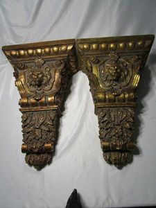 lot 392 image: BEAUTIFUL HEAVY DUTY WALL SCONCE SET WITH SHELF TOP,&nbsp AMAZING LION HEAD DETAIL.