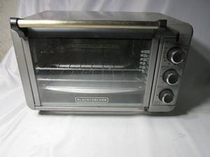 lot 401 image: BLACK AND DECKER TOASTER OVEN, UNTESTED.
