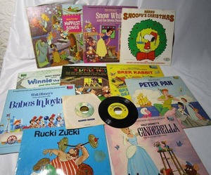 lot 407 image: LOT OF VINTAGE DISNEY 45 RECORDS.&nbsp
