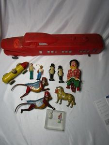 lot 424 image: VINTAGE FISHER PRICE FIGURINES, VINTAGE BAYSHORE LTD. 1961 TOY TRAIN, VINTAGE PORCELAIN AND METAL CIRCUS FIGURINES, PORCELAIN FIGURINES FROM GERMANY.